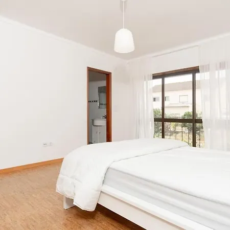 A Big Beautiful House Near Santa Cruz * A dos Cunhados