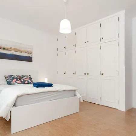 A Big Beautiful House Near Santa Cruz A dos Cunhados