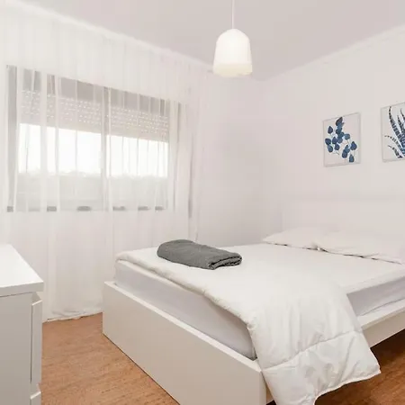 A Big Beautiful House Near Santa Cruz Apartment A dos Cunhados