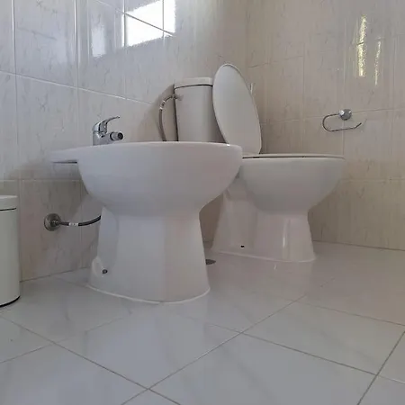 A Big Beautiful House Near Santa Cruz A dos Cunhados