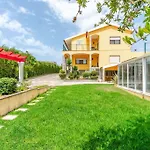 A Big Beautiful House Near Santa Cruz A dos Cunhados