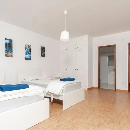 Apartamento A Big Beautiful House Near Santa Cruz A dos Cunhados