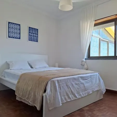 A Big Beautiful House Near Santa Cruz Apartamento A dos Cunhados