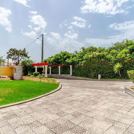 A Big Beautiful House Near Santa Cruz Apartment A dos Cunhados