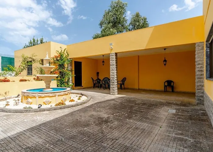 דירה A Big Beautiful House Near Santa Cruz